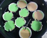 Foto langkah ke 5 dari resep Bolu Kukus Pandan Coklat.