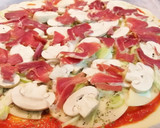 Foto del paso 5 de la receta: Pizza de Champiñones y Paleta Ibérica