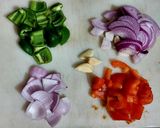 A picture of step 1 of Kadhai Paneer.