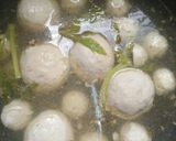 Foto langkah ke 5 dari resep *Bakso ayam tanpa b.p*.