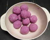 Foto langkah ke 4 dari resep KLEPON UBI Ungu dengan biang.