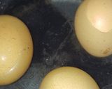 Foto langkah ke 1 dari resep Telur Rebus Krispi Saos Mentega.