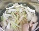 A picture of step 5 of Thai Tom Yum Goong Soup 冬陰功湯.