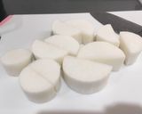 A picture of step 1 of Japanese radish with soboro sauce of pork.
