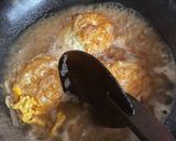 Foto langkah ke 3 dari resep Telur Ceplok Saus Tiram.