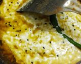 A picture of step 3 of Dahi Hilsha/Doi Ilish.