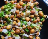 A picture of step 1 of Sprouted chana salad.