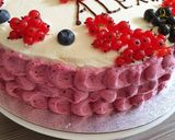 Pas rețetă Tort cu fructe de pădure, cremă mascarpone și frișcă 6 fotografie