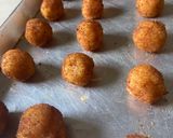 Foto langkah ke 2 dari resep Palm Cheese cookies.