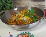 Foto del paso 3 de la receta: Huevos rotos con gulas y puerro