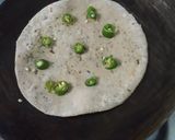 हरी मिर्च की रोटी (Hari mirch ki roti recipe in Hindi) रेसिपी चरण 3 फोटो