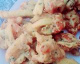 A picture of step 3 of Qeema pakore.