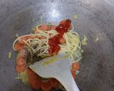 Foto langkah ke 2 dari resep Tumis Spaghetti Sosis.