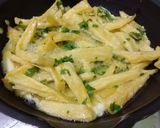 صورة لخطوة 8 من وصفة فريت اوملت بالمعدنوس 🥚🍟☘️