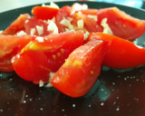 Foto del paso 2 de la receta: Ensalada de tomate y ajo