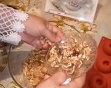صورة لخطوة 2 من وصفة كيكات صغيرة باردة