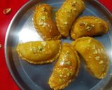 मावा गूजिया (mawa gujiya recipe in marathi) रेसिपी स्टेप 8 फोटो 