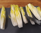 Foto del paso 1 de la receta: Endivias o escarola con vinagreta de ajo, perejil y orégano