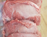 Foto del paso 1 de la receta: Galta de cerdo guisada con verdura y tomate seco a la Camarlenca