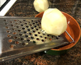 Foto del paso 2 de la receta: Crema de lentejas con crujiente de jamón y huevo de codorniz en lékué