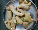 A picture of step 1 of આદુ પાક.