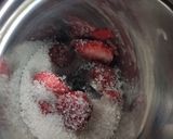 स्ट्रॉबेरी लस्सी (strawberry lassi recipe in Hindi) रेसिपी चरण 1 फोटो