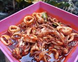 Foto langkah ke 5 dari resep Cumi Saus Pedas ala Wuwu Smile's Kitchen.