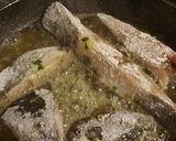 Foto del paso 4 de la receta: Rodaballo frito con cachelos y vinagreta de huevo