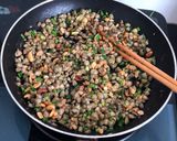 Hình bước làm 3 của món Hến xào bơ cay (xúc bánh tráng)