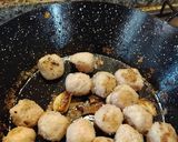 Foto del paso 9 de la receta: Albondigas con sepia,patatas y alcachofas