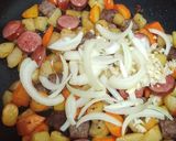 Foto langkah ke 2 dari resep Saikoro Beef Japanese Curry.