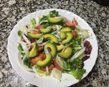 Foto del paso 3 de la receta: Rodaballo al horno con ensalada de aguacate