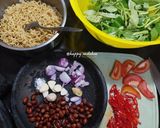 Foto langkah ke 1 dari resep Mie Goreng Bumbu Kacang.