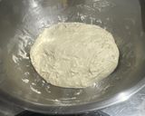 Foto langkah ke 3 dari resep Pizza Sourdough Discard.