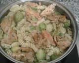 Foto del paso 3 de la receta: Fusilli a la crema con cerdo y repollitos de bruselas!