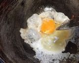 Foto langkah ke 1 dari resep Telur Orak-arik Kecap Praktis bin Laziis #PR_adakecapmanisnya.