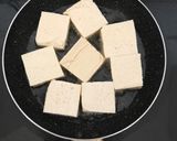 Hình bước làm 1 của món Đậu hủ nấm rơm kho cải chua (món chay)
