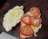Foto del paso 2 de la receta Desayuno: Croissant con jamón serrano, queso fresco y tomate
