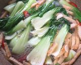 Gambar langkah 3 resipi Tumis Pak Choy Tofu Ikan.