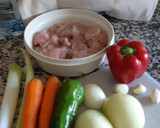 Foto del paso 1 de la receta: Pollo en salsa