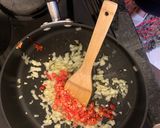 A picture of step 1 of Chilli Prawn and Pineapple.