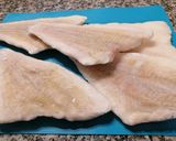 Foto del passaggio 1 della ricetta Filetti di platessa al profumo di aromi e limone panati e cotti in forno