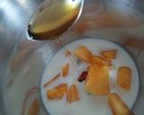 A picture of step 2 of Muskmelon Milkshake.