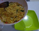 Foto langkah ke 6 dari resep Indomie Nyemek mix Daun Gingseng Jawa.