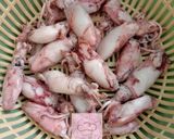 Foto langkah ke 1 dari resep Sambal Cumi Asin Cabe Hijau.