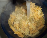 Foto del paso 5 de la receta: Espirales vegetales con dátiles y surimi rallado