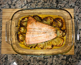 Foto del paso 8 de la receta: Salmón al horno con patatas