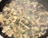 Foto del paso 4 de la receta: Pollo al horno con crema de champiñones y puré