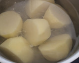 Foto del paso 1 de la receta: Puré de patatas gratinado con dos rellenos diferentes