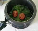 A picture of step 2 of Palak soup.